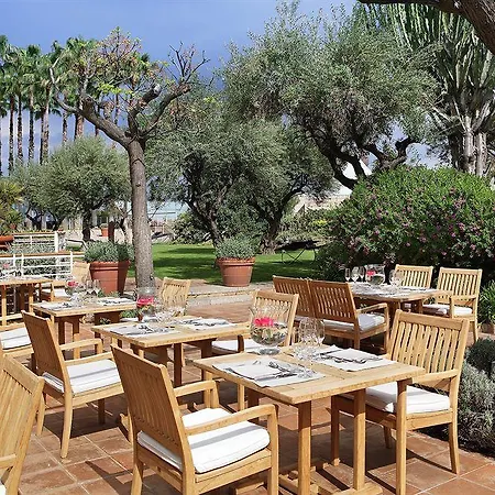 Arts Hotel 5*