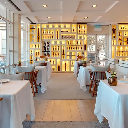 Ξενοδοχείο Arts 5*