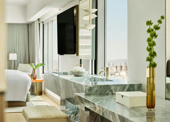 Hotel Arts 5*